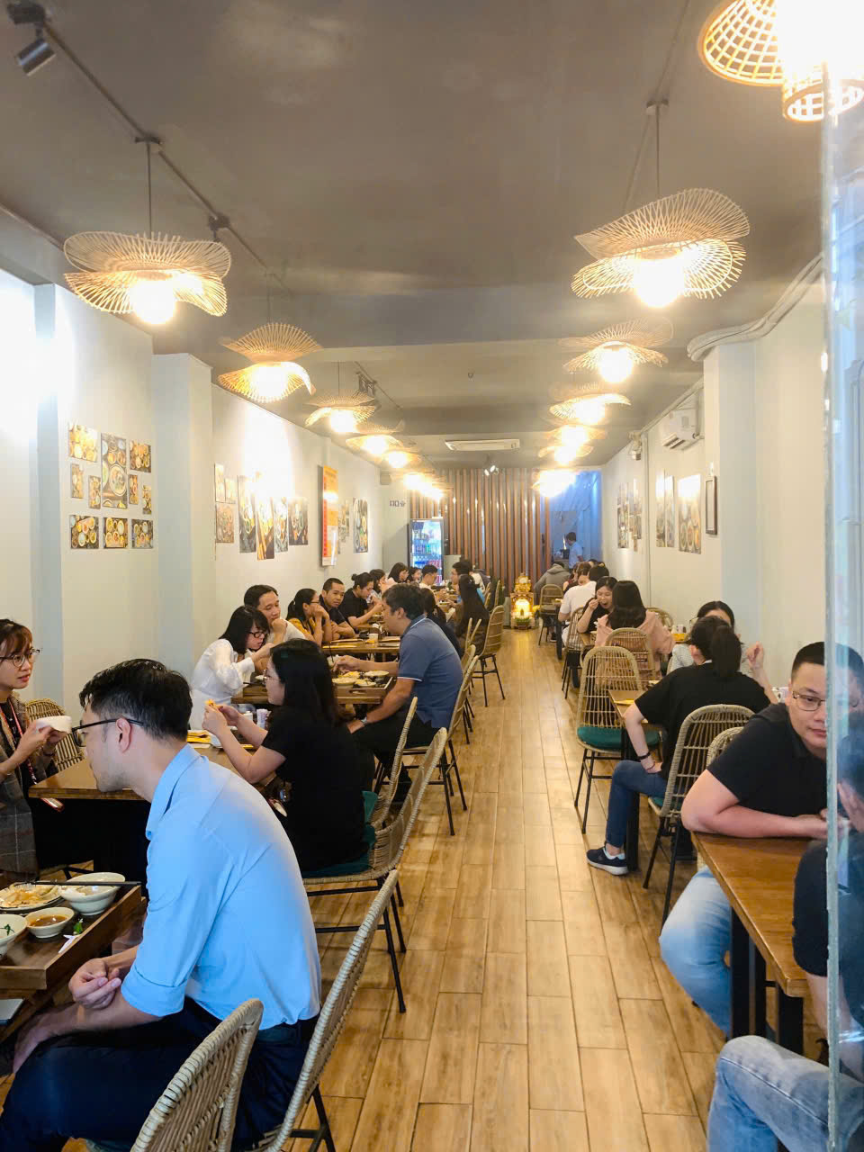 Không gian Cơm Khay Gỗ